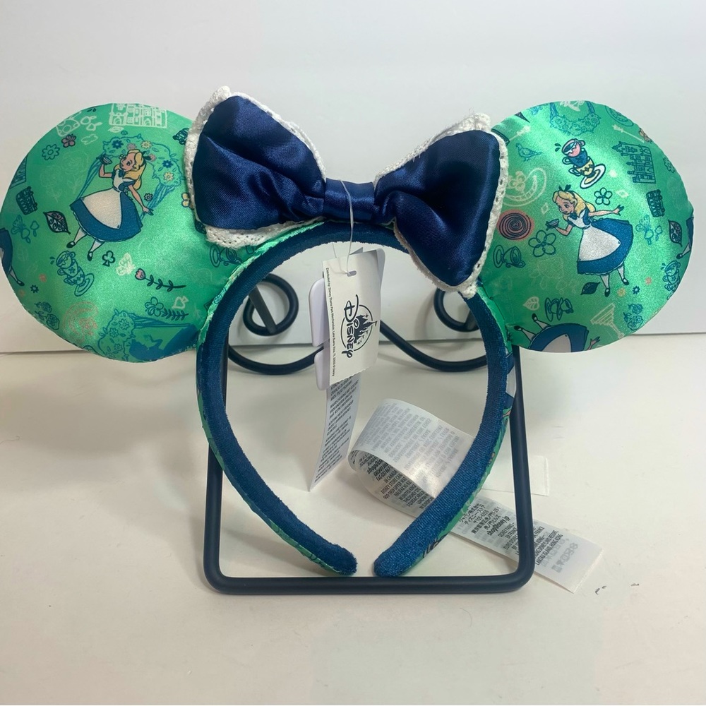 NWT. Disney Alice in Wonderland United Kingdom Minnie ears.